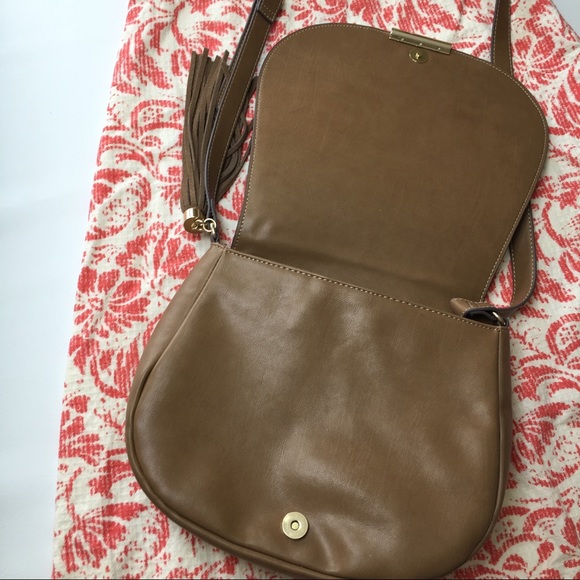 The Limited Messenger Purse, Shoulder or Crossbody - Picture 4 of 8